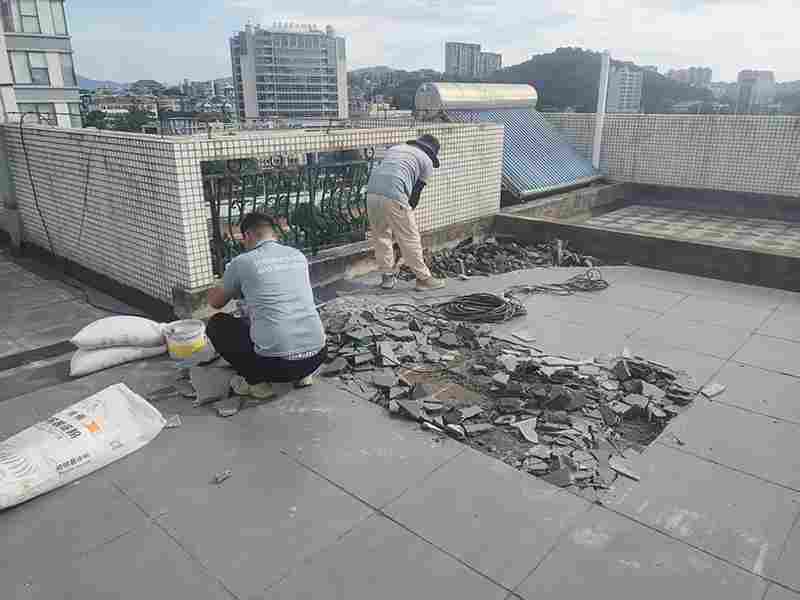 楼顶瓷砖缝渗水